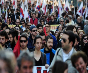   مصر اليوم - انفجار سيارة مفخخة امام بنك اليونان في اثينا بدون وقوع ضحايا