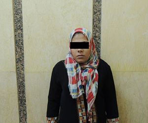   مصر اليوم - أمن بورسعيد يوقف سيدة بحوزتها 200 قرصًا مخدرًا