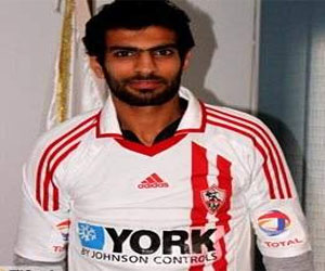   مصر اليوم - الزمالك يدرس إعادة إسلام عوض لإنبي للتخلص من 4 ملايين ديون