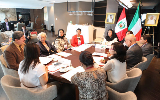   مصر اليوم - الشيخة لطيفة الفهد تناقش مع وزير شؤون المرأة البيروفيّة التعاون بين البلدين