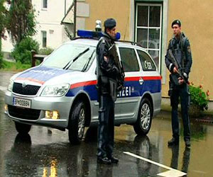   مصر اليوم - حالة مصابي الهجوم بمدرسة بنسلفانيا العليا حرجة