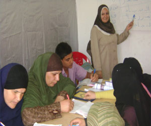   مصر اليوم - إفتتاح فصول جديدة لمحو الأمية ضمن برنامجأحلام البنات