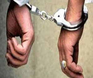 مصر اليوم - ضبط ٦ من الإخوان في الجيزة لتورّطهم في حرق المقار الشرطيّة