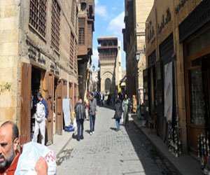   مصر اليوم - محافظ القاهرة يتابع قرار غلق شارع المعز أمام حركة المرور