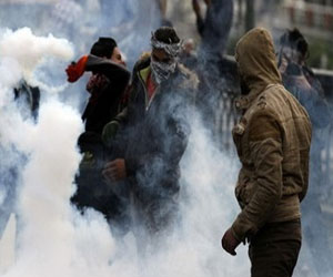   مصر اليوم - الأمن يطلق قنابل الغاز على متظاهري مدينة نصر