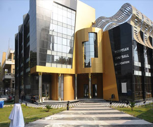   مصر اليوم - شريف رشوان يدير مباراة الزمالك وحرس الحدود