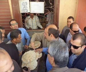   مصر اليوم - وزير التَّموين يفتتح مخبزًا آليًّا جديدًا في بورسعيد