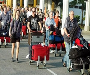 مصر اليوم - الغردقة تستقبل 12 ألف سائح