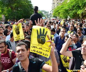   مصر اليوم - حبس إخوانيّين 15 يوماً لحيازتهم أسلحة نارية