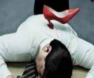   مصر اليوم - السجن مدي الحياة لسيدة اميركية قتلت صديقها العالم النووي بكعب الحذاء