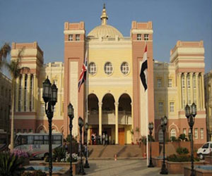 مصر اليوم - الجامعة البريطانيّة في القاهرة تحتفل بنهاية العام الدراسي