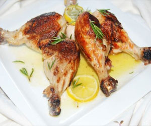   مصر اليوم - أفخاد الدجاج بالليمون وإكليل الجبل
