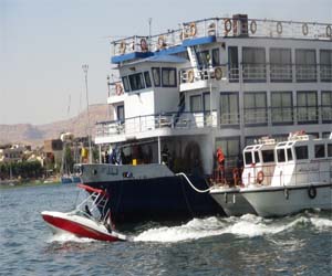   مصر اليوم - اندلاع حريق في الباخرة النبيلتان في الأقصر