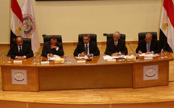   مصر اليوم - استمرار الجدل رغم نَفْيِ العُليا للانتخابات إحالة الممتنع عن التصويت للنيابة