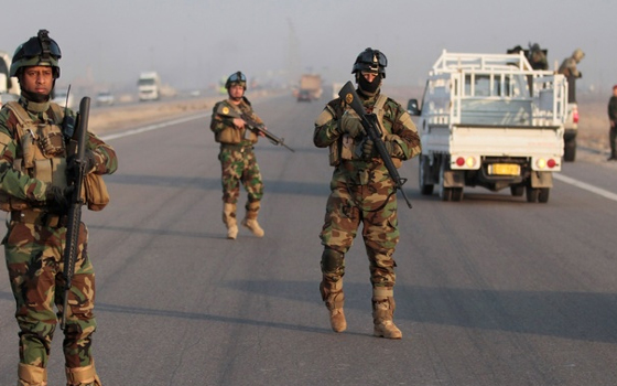 مصر اليوم - الجيش العراقي ينسحب من ناحية جُرْفُ الصَخَرْ و بابل تعدّه مؤشرًا خطيرًا