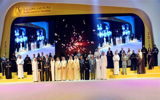   مصر اليوم - منصور بن زايد آل نهيان يشهد حفل توزيع جائزة خليفة التّربويَّة