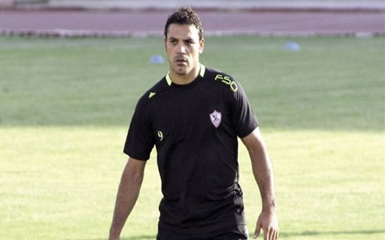   مصر اليوم - الإصابة تقرِّب عمرو زكي من اعتزال كرة القدم نهائيًّا