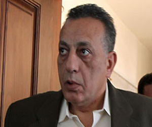 مصر اليوم - مدير أمن الجيزة ينتقل إلى موقع إنفجار فصيل