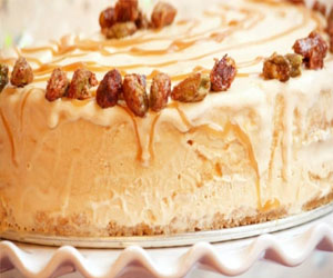   مصر اليوم - كيكة الآيس كريم بالكراميل