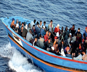   مصر اليوم - إنقاذ 257 مهاجرًا قبالة ساحل لامبيدوزا الإيطالية