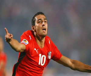   مصر اليوم - شُكري يقترب من الانضمام إلى صفوف الدراويش