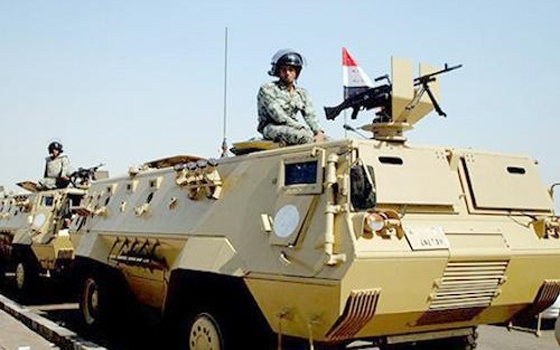 مصر اليوم - قوات الجيّش المصري تُداهم بؤرًا إجراميّة في قرى العريّش و الشيّخ زويد