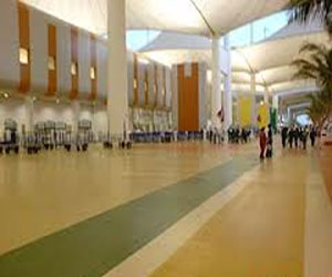   مصر اليوم - مدير مطار الملك عبدالعزيز يدشن مركز الاتصالات وخدمة العملاء