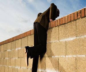 مصر اليوم - لصوص يسرقون ساعة بـ300 ألف دولار من متجر فى بانكوك