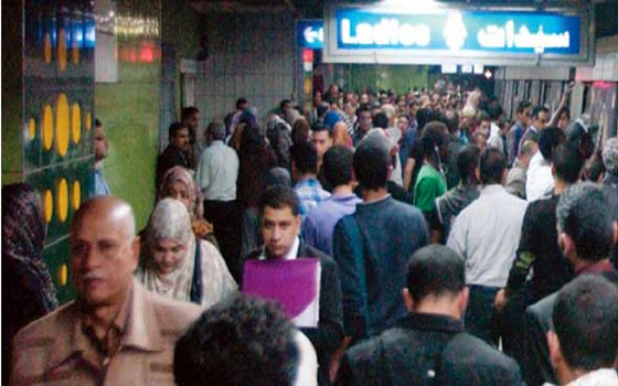 مصر اليوم - محافظ الجيزة ينهي أزمة طلاب الواحات البحريّة