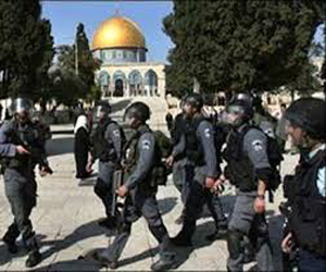 مصر اليوم - اعتداء لقوات الإحتلال على مصلين في الأقصى يوقع إصابات