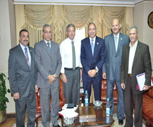 مصر اليوم - وزير الشَّباب يدعم الاتِّحاد السّكندريّ بـ7 مليون جنيه