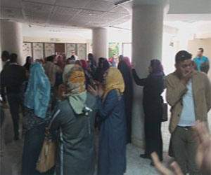 مصر اليوم - اعتصام المُشاركين في مسابقة التربية والتعليم في بورسعيد