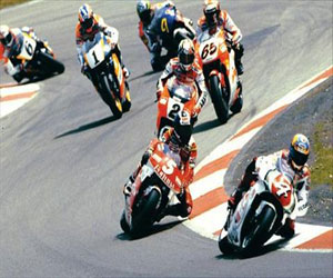 مصر اليوم - انطلاق الجولة السادسة من بطولة قطر للستريت دراج