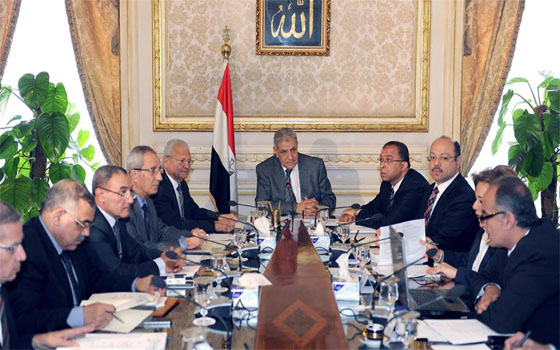 مصر اليوم - الحكومة تبحث تنفيذ خطة الاستثمارات والاستعدادات لانتخابات الرئاسة
