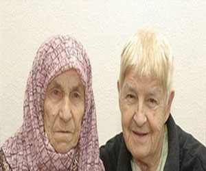   مصر اليوم - تكريم شقيقتين في هولندا بعد 70 عامًا من انتهاء الحرب العالمية الثانية