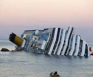   مصر اليوم - مقتل 6 وفقد 290 إثر غرق سفينة في كوريا الجنوبيّة