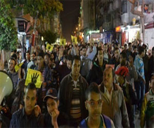 مصر اليوم - قوات الأمن في السويس تطارد مسيرة لعناصر الإخوان الإرهابية