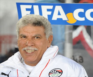   مصر اليوم - الهلال السوداني يتفاوض مع حسن شحاتة