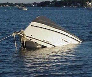 مصر اليوم - مقتل 7 وإصابة 29 بسبب غرق قارب في إندونيسيا