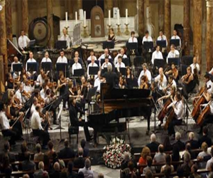   مصر اليوم - الأوركسترا الفيلهارمونيك لفينا يعيد لوحه الرسام بول سينياك لفرنسا