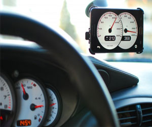   مصر اليوم - تطبيقات لعرض بيانات القيادة على شاشة الهاتف الذكي