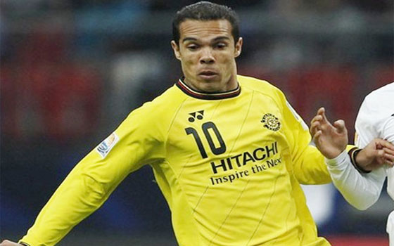   مصر اليوم - كاشيوا يفتح الباب أمام الأندية الخليجية للتعاقد مع البرازيلي لياندرو دومينجيز