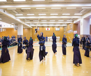 مصر اليوم - وفد من جامعة توكاي اليابانية للجودو يزور إتحاد الإمارات للمصارعة