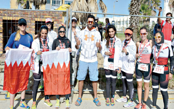   مصر اليوم - ناصر بن حمد يتابع مشاركة البحرينيين في سباق الترايثلون للناشئين