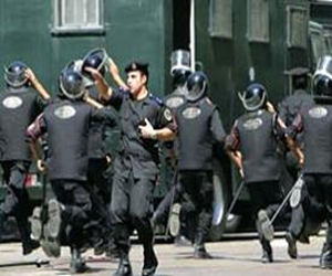   مصر اليوم - مباحث العبور تعثر على قنبلة يدويّة داخل سيّارة