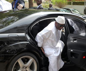   مصر اليوم - تسليم العاملين الإنسانيين الرهائن الخمسة إلى السلطات المالية في غاو