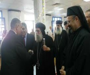   مصر اليوم - المصريين الأحرار في سوهاج يزور المطرانية لتهنئة الأنبا باخوم