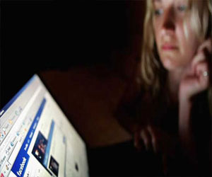   مصر اليوم - هنديّ يقتل صديقَتَه على فيسبوك وينتحر