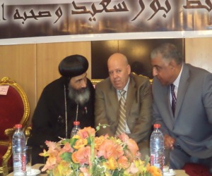   مصر اليوم - محافظ بورسعيد يهنئ الأقباط بعيد القيامة