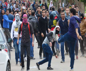   مصر اليوم - وقفة إحتجاجية للمطالبة بالإفراج عن الطلاب المحتجزين